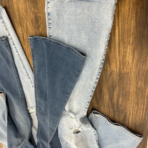 Size 12 Jeans 3 Pairs together . Old Navy(2) Wonderly(1) BGUC - Picture 5 of 13